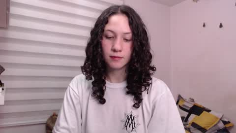 Snapshot of jane_r chatting on December 14, 1:11 am Jane online show from December 14, 1:11 am