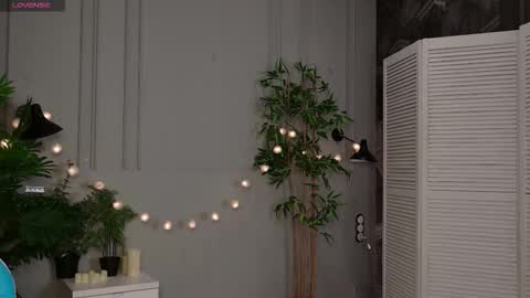 jane_westt online show from March 21, 2:09 pm