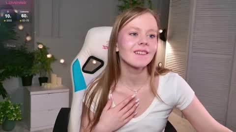 jane_westt online show from April 18, 7:07 pm