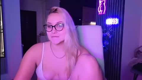 Snapshot of janemiss chatting on November 9, 4:49 pm Jane online show from November 9, 4:49 pm