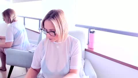 Snapshot of janeturner chatting on February 6, 1:21 pm JANE TURNER MILF online show from February 6, 1:21 pm