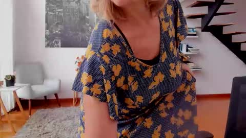 Snapshot of janeturner chatting on November 19, 1:55 pm JANE TURNER MILF online show from November 19, 1:55 pm