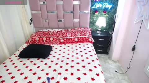 Snapshot of jannadayska chatting on December 31, 3:09 pm camila online show from December 31, 3:09 pm