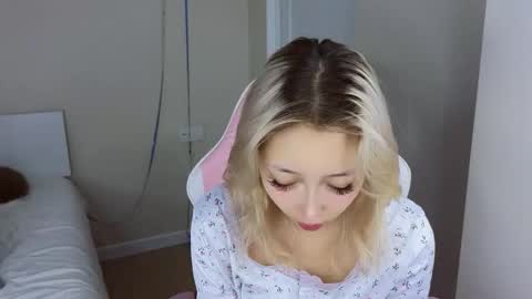 Jasmine online show from March 16, 7:18 pm