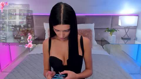 Snapshot of jasmilynn chatting on September 18, 5:09 am Jasmi online show from September 18, 5:09 am