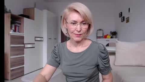 Snapshot of jasmin18v chatting on January 27, 2:02 pm Jasmin room for people 40 online show from January 27, 2:02 pm