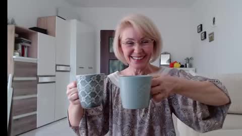 Snapshot of jasmin18v chatting on January 31, 1:45 pm Jasmin room for people 40 online show from January 31, 1:45 pm