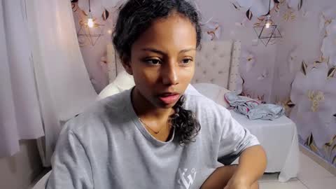 Snapshot of jasmin_brunette_ chatting on December 3, 11:33 am Jasmin online show from December 3, 11:33 am