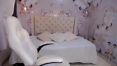 Snapshot of jasmin_brunette_ chatting on December 3, 5:45 pm Jasmin online show from December 3, 5:45 pm