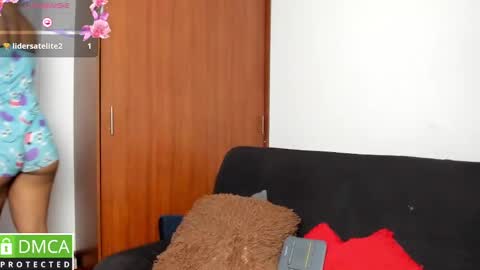 Snapshot of jasmine_bunny_ chatting on January 22, 5:06 pm Jasmine online show from January 22, 5:06 pm