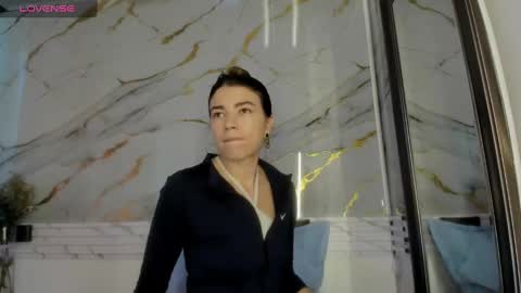 Snapshot of jasmine_hyper_1 chatting on December 7, 2:57 pm Jas online show from December 7, 2:57 pm