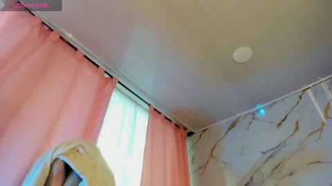 Snapshot of jasmine_hyper_1 chatting on December 10, 2:39 pm Jas online show from December 10, 2:39 pm