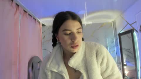 Snapshot of jasmine_hyper_1 chatting on March 7, 9:06 pm Jas online show from March 7, 9:06 pm