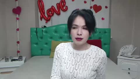 JasmineKouch online show from April 11, 5:45 am