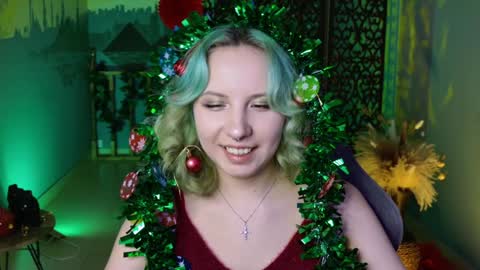 Snapshot of jasminemilko chatting on December 18, 8:20 am Jasmine online show from December 18, 8:20 am