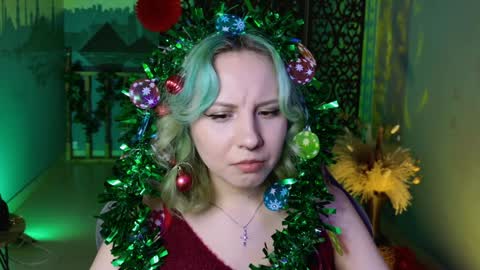 Snapshot of jasminemilko chatting on December 18, 11:24 am Jasmine online show from December 18, 11:24 am