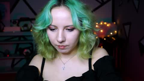 Snapshot of jasminemilko chatting on December 20, 11:21 am Jasmine online show from December 20, 11:21 am