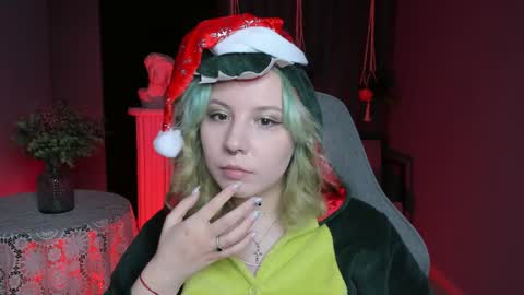 Snapshot of jasminemilko chatting on December 24, 8:33 am Jasmine online show from December 24, 8:33 am