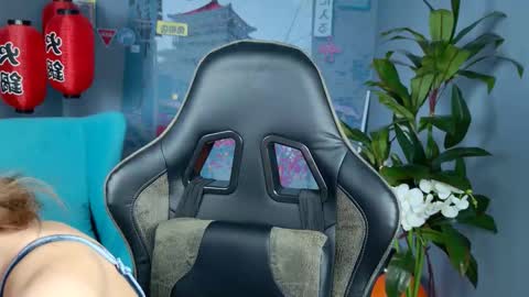 Snapshot of jasminemilko chatting on November 18, 5:01 am Jasmine online show from November 18, 5:01 am