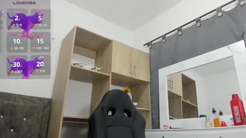 Snapshot of jason_fenix chatting on November 22, 10:42 pm Jason online show from November 22, 10:42 pm