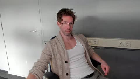 Snapshot of jasonberg29 chatting on March 5, 12:55 pm Jason online show from March 5, 12:55 pm