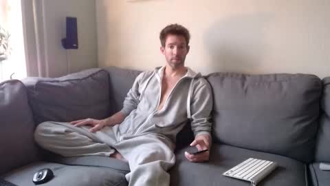 Snapshot of jasonberg29 chatting on December 14, 8:30 am Jason online show from December 14, 8:30 am