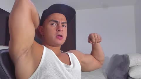 JBrooksXx online show from March 9, 10:19 pm