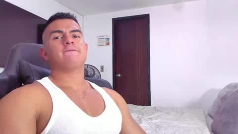 JBrooksXx online show from March 10, 4:25 pm