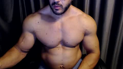 Snapshot of jasphermscl chatting on November 1, 8:00 pm JaspherMscl online show from November 1, 8:00 pm