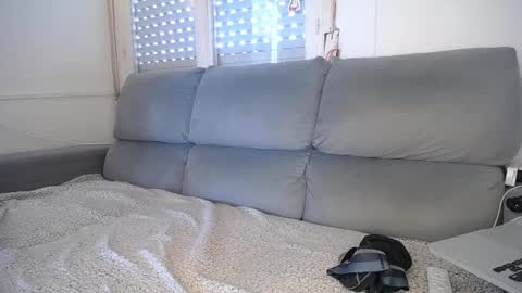 Snapshot of javierandaniel chatting on February 23, 6:23 pm Javier online show from February 23, 6:23 pm