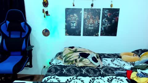 Snapshot of javiersexymann chatting on January 30, 7:04 pm Javier online show from January 30, 7:04 pm