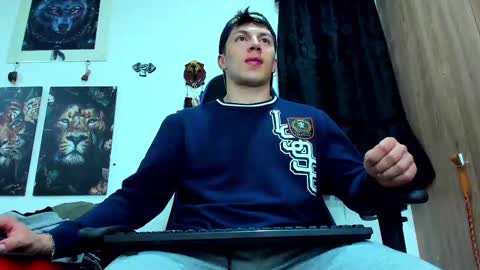 Snapshot of javiersexymann chatting on February 26, 5:20 am Javier online show from February 26, 5:20 am