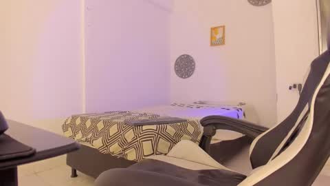 jax_maliq online show from September 23, 2:47 am