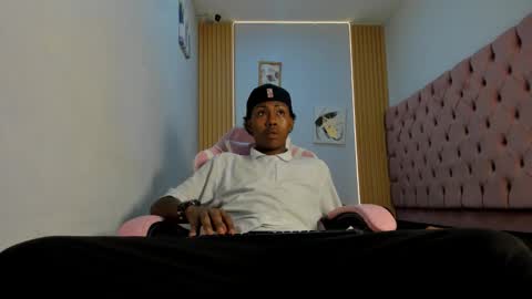 jax_maliq online show from October 7, 1:47 am