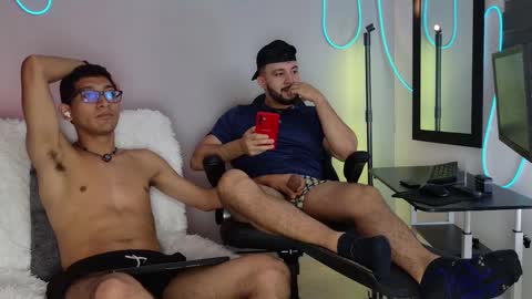 Snapshot of jaxon_blaze chatting on December 20, 10:39 pm Jaxon online show from December 20, 10:39 pm