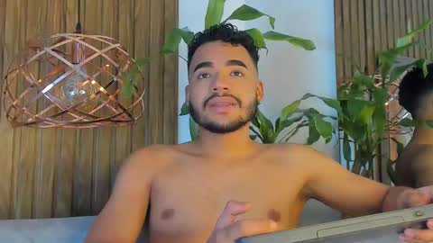 Snapshot of jay__rock chatting on November 28, 3:31 am Jay Rock online show from November 28, 3:31 am