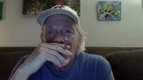 Snapshot of jay_jay1475 chatting on December 26, 4:43 am jay-jay1475 online show from December 26, 4:43 am