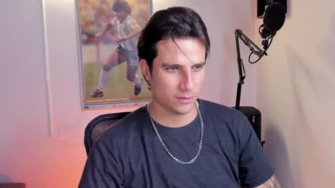 Snapshot of jayalvarrez_ chatting on October 23, 7:34 pm Jay Alvarrez online show from October 23, 7:34 pm