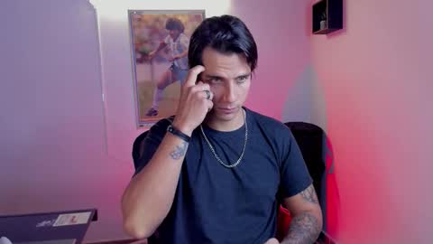 Snapshot of jayalvarrez_ chatting on December 1, 6:24 pm Jay Alvarrez online show from December 1, 6:24 pm