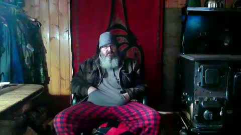 Snapshot of jaycanbefun chatting on December 11, 5:59 pm Grand Zaddy or Jay its casual online show from December 11, 5:59 pm