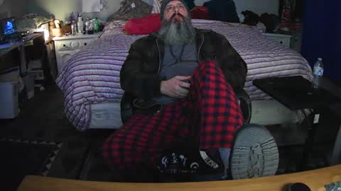 Snapshot of jaycanbefun chatting on December 22, 5:01 am Grand Zaddy or Jay its casual online show from December 22, 5:01 am