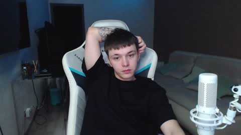 Snapshot of jayce_icestone chatting on December 18, 5:26 am Jayce online show from December 18, 5:26 am