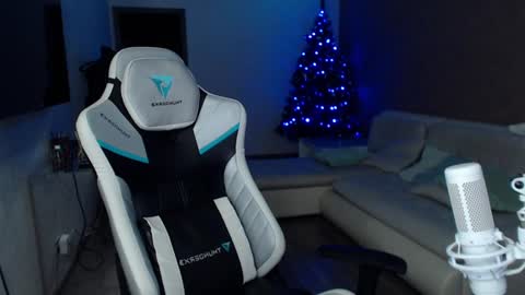 Snapshot of jayce_icestone chatting on December 21, 7:03 am Jayce online show from December 21, 7:03 am