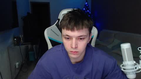 Snapshot of jayce_icestone chatting on December 22, 5:01 am Jayce online show from December 22, 5:01 am