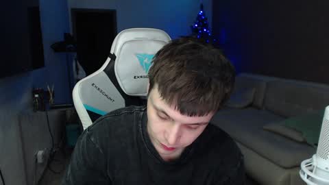 Snapshot of jayce_icestone chatting on December 31, 9:06 pm Jayce online show from December 31, 9:06 pm