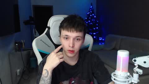 Snapshot of jayce_icestone chatting on January 1, 12:11 am Jayce online show from January 1, 12:11 am