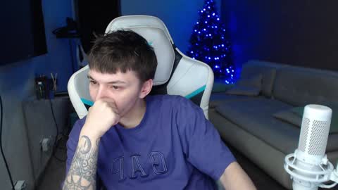 Snapshot of jayce_icestone chatting on January 6, 5:41 am Jayce online show from January 6, 5:41 am