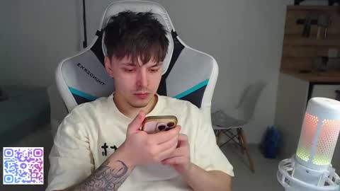 Jayce online show from February 4, 5:30 pm