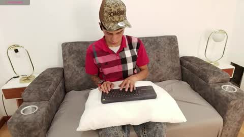 jayden_castillo online show from January 17, 8:34 pm
