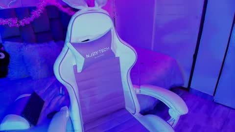 Jayen online show from March 11, 8:31 pm